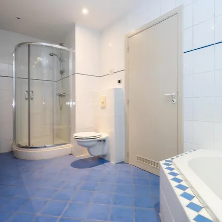 Au Paradis 6+2 Pers ロンドゥー