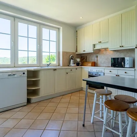 Au Paradis 6+2 Pers ヴィラ