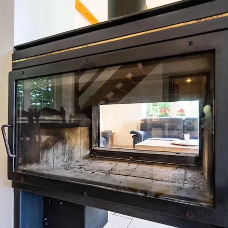 Au Paradis 6+2 Pers *